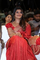 Aishwarya Rajesh Red Saree Pics